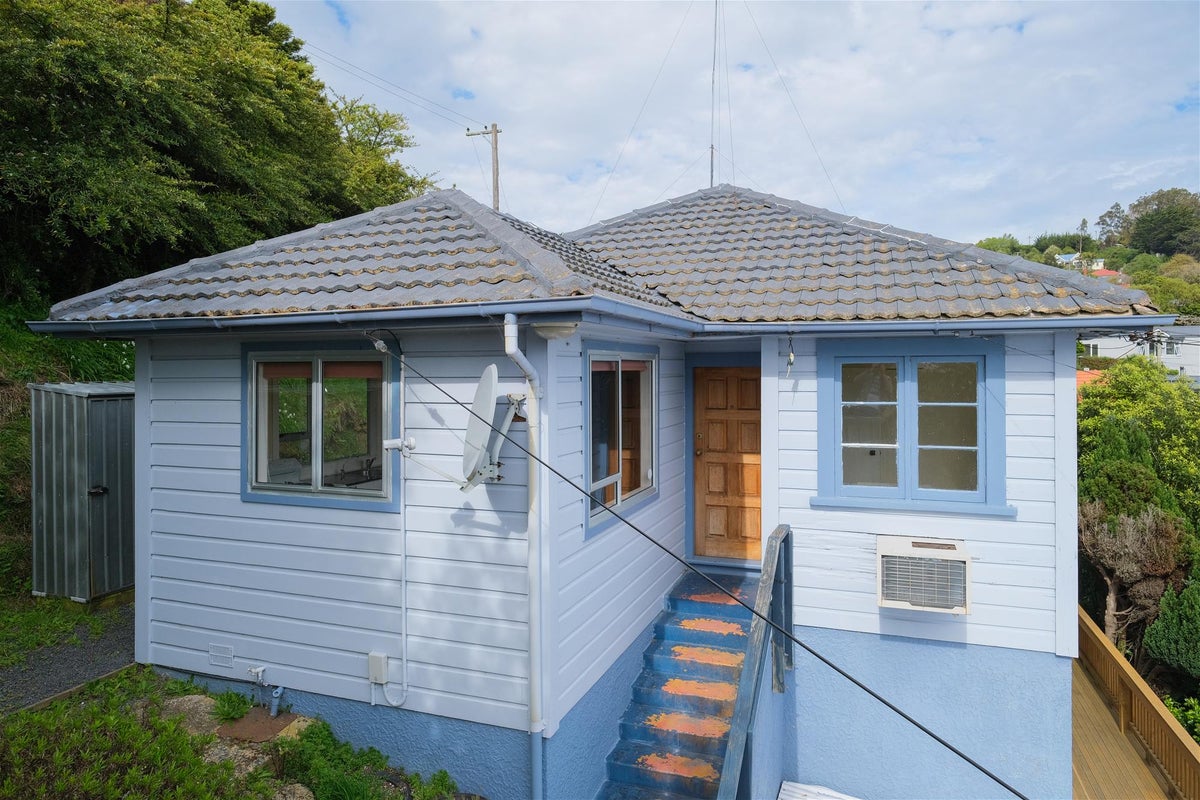 19 Sunbury Street, Andersons Bay, Dunedin - Carousel 1