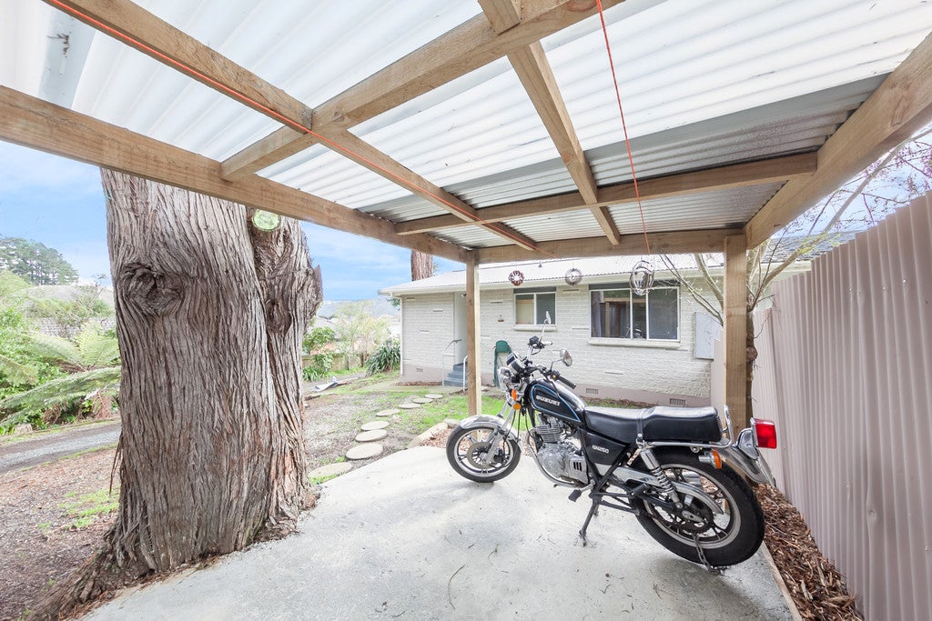 1/16 Hillside Drive, Maoribank, Upper Hutt - Carousel 11