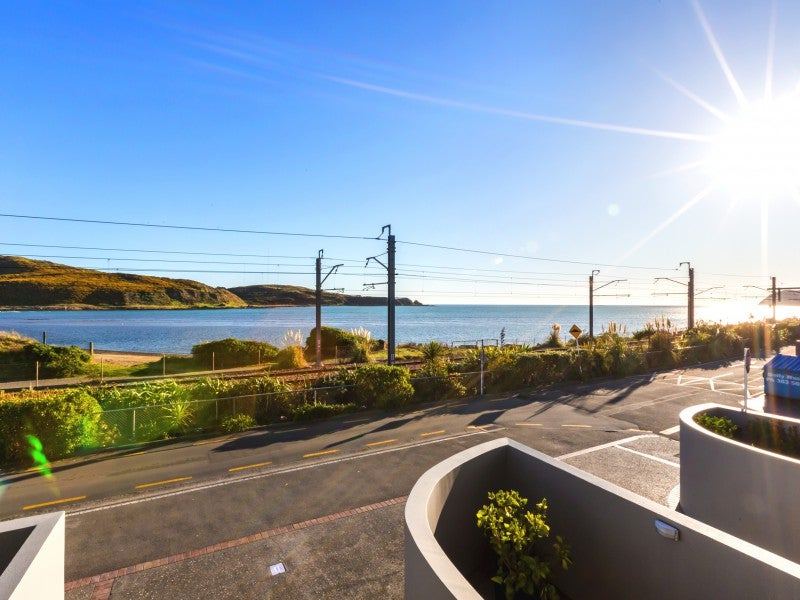 2/101U Mana Esplanade, Paremata, Porirua - Carousel 21