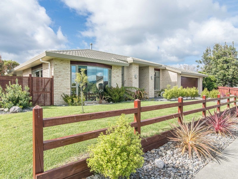 70 Regent Drive, Paraparaumu Beach, Paraparaumu - Carousel 1