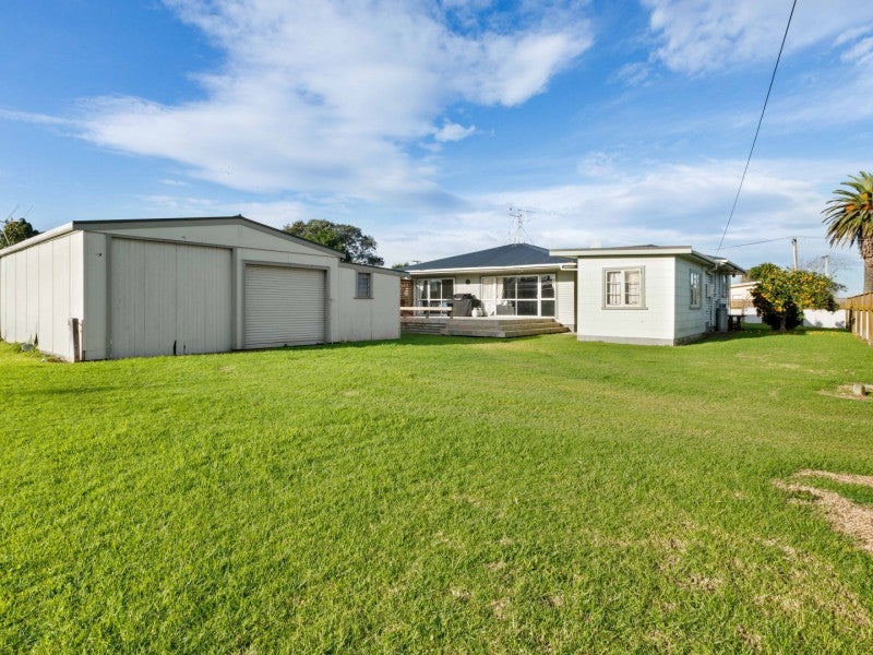 10 Athenree Road, Athenree, Katikati - Carousel 1
