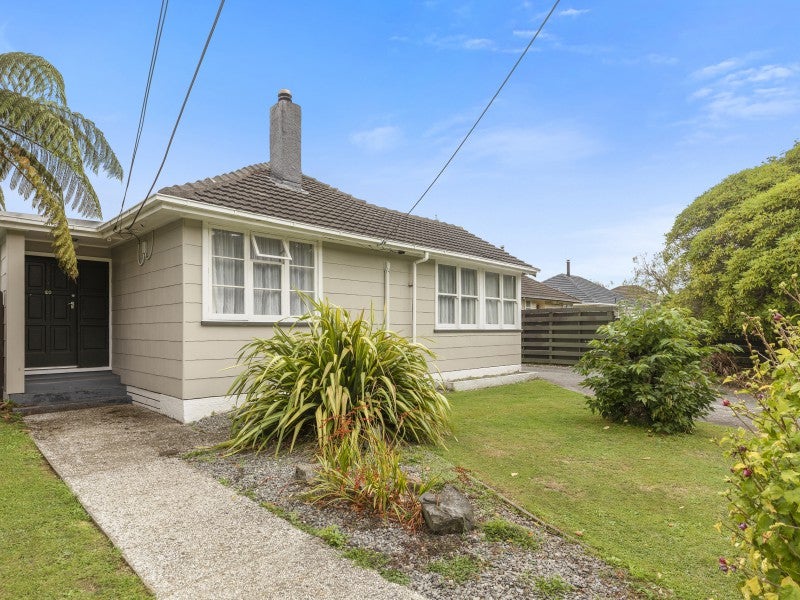 20 Rainey Grove, Taita, Lower Hutt - Carousel 1
