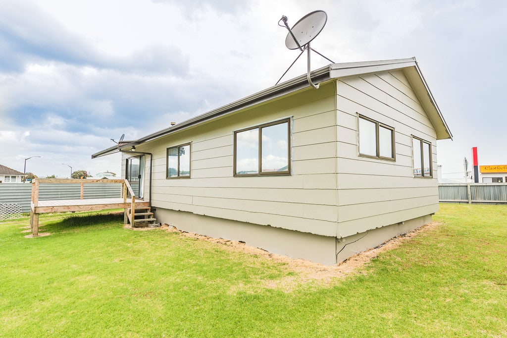 4 Cross Street, Castlecliff, Whanganui - Carousel 2
