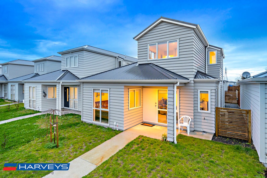 13 Divide Loop, Takanini, Auckland - Carousel 2