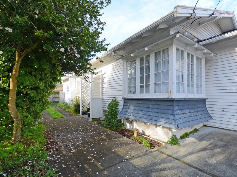 142 Kings Crescent, Hutt Central, Lower Hutt - Carousel 2
