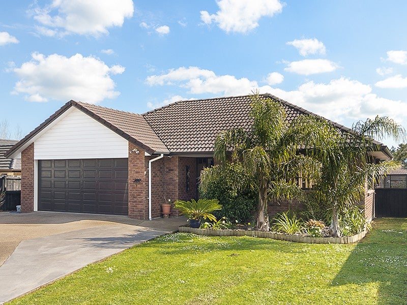 24 McCall Drive, Waiuku, Waiuku - Carousel 1