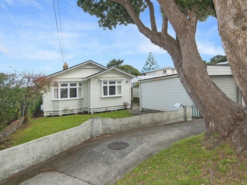 6 Beaumont Avenue, Alicetown, Lower Hutt - Carousel 1