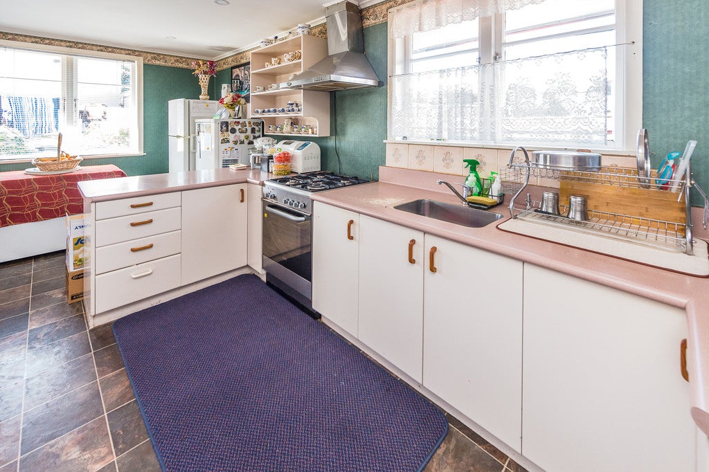 18 Omori Place, Castlecliff, Whanganui - Carousel 2