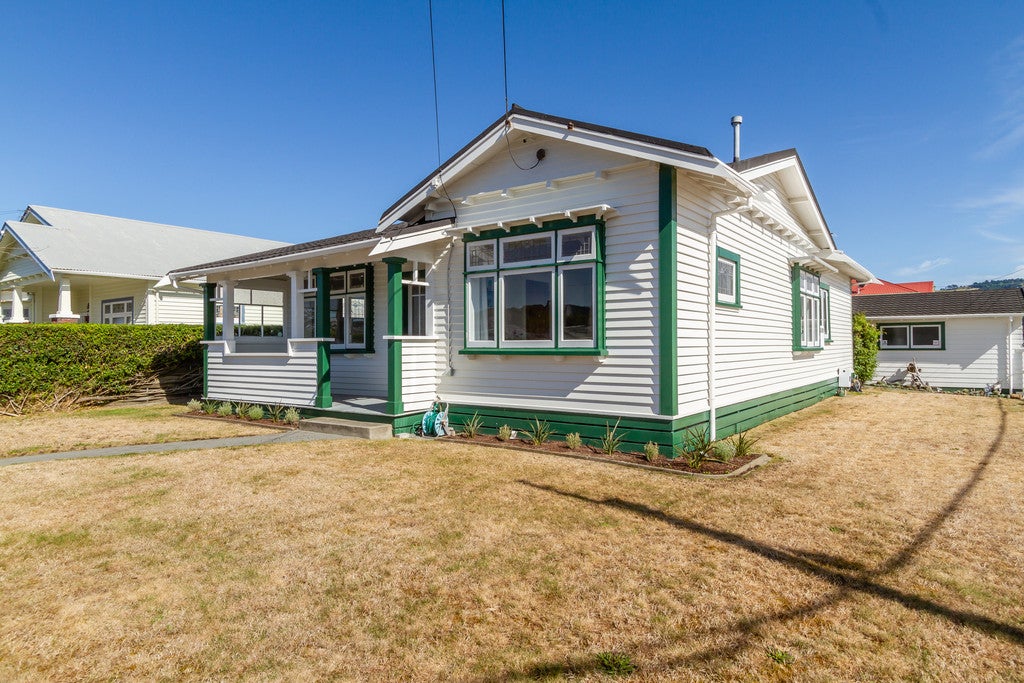 33 William Street, Petone, Lower Hutt - Carousel 1