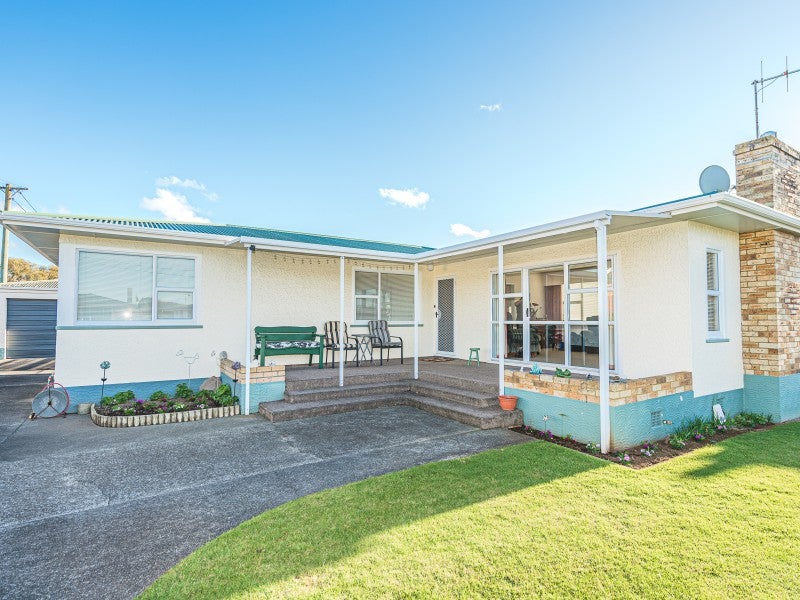 42 Hadfield Crescent, College Estate, Whanganui - Carousel 1