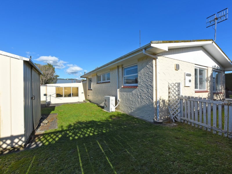 31A BURNS Grove, TRENTHAM, UPPER HUTT - Carousel 14