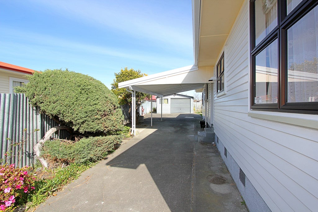 22 Trinity Crescent, Pirimai, Napier - Carousel 2