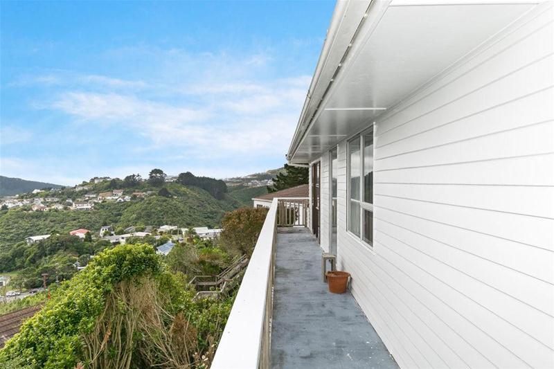 28 Jane Grove, Paparangi, Wellington - Carousel 2
