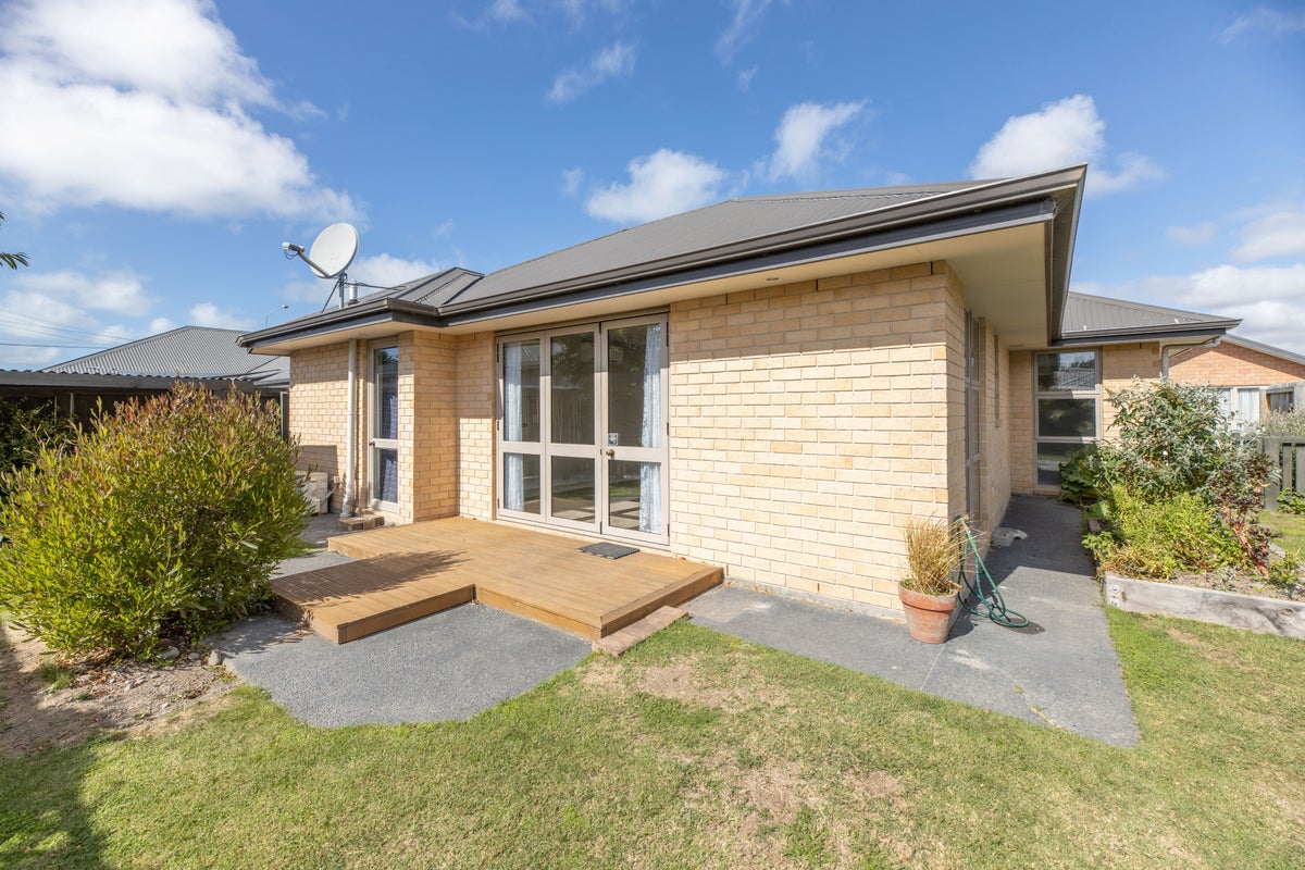 10 Jackmin Lane, Burwood, Christchurch - Carousel 1