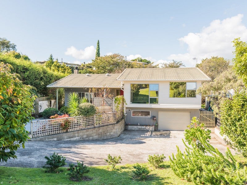 25 Grange Park Avenue, Raumati South, Paraparaumu - Carousel 1