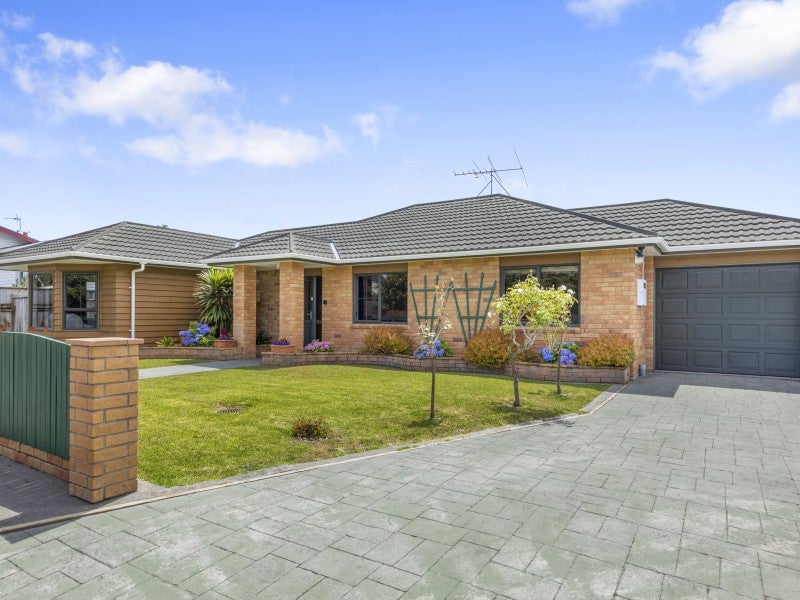2/32 Bauchop Road, Waterloo, Lower Hutt - Carousel 2