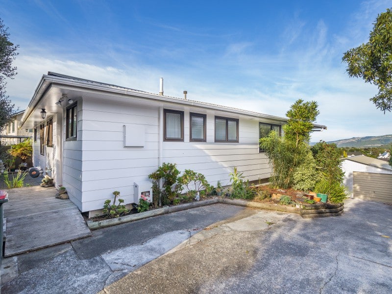 3 Shanly Street, Brown Owl, Upper Hutt - Carousel 2
