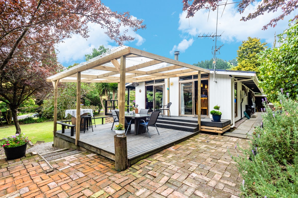 77 Endcliffe Road, Kaiti, Gisborne - Carousel 1