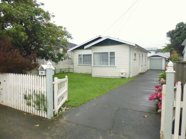 39 Kings Crescent, Hutt Central, Lower Hutt - Carousel 1