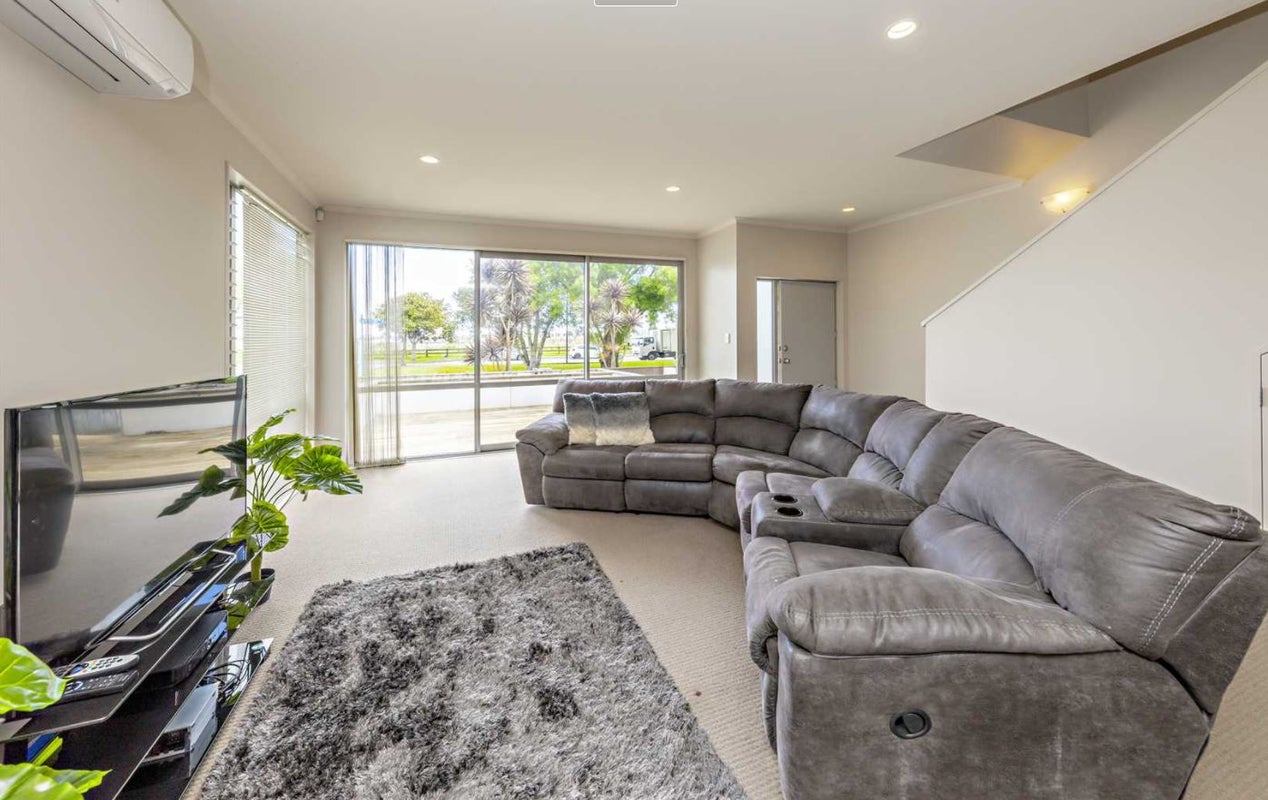 30 Willow Camp Road, Takanini, Auckland - Carousel 1