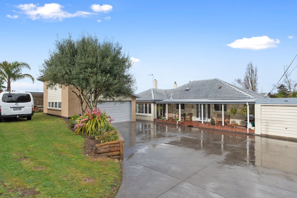 63 Forest Lake Road, Forest Lake, Hamilton - Carousel 1