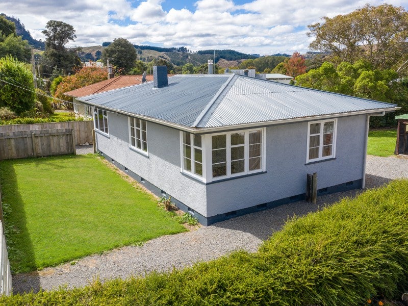 21 Blackhill Road, Tinui - Carousel 1