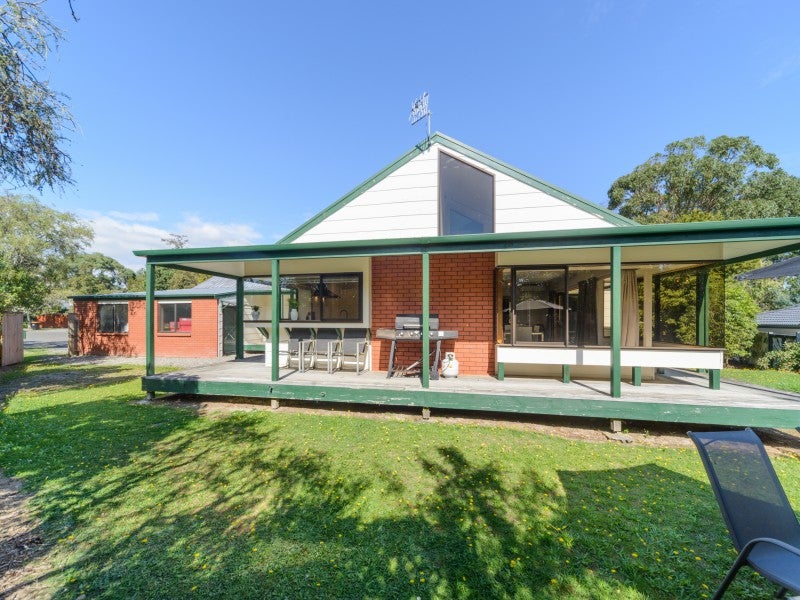 8 Guernsey Place, Fitzherbert, Palmerston North - Carousel 20