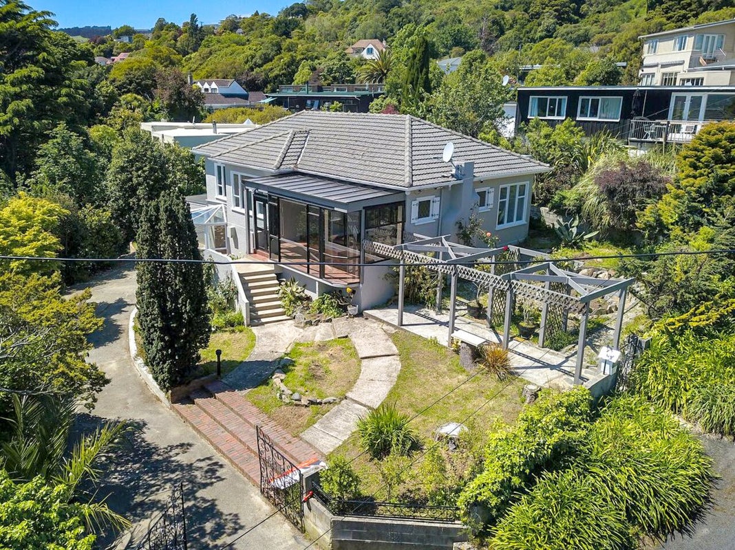 11A Howard Street, Macandrew Bay, Dunedin - Carousel 1