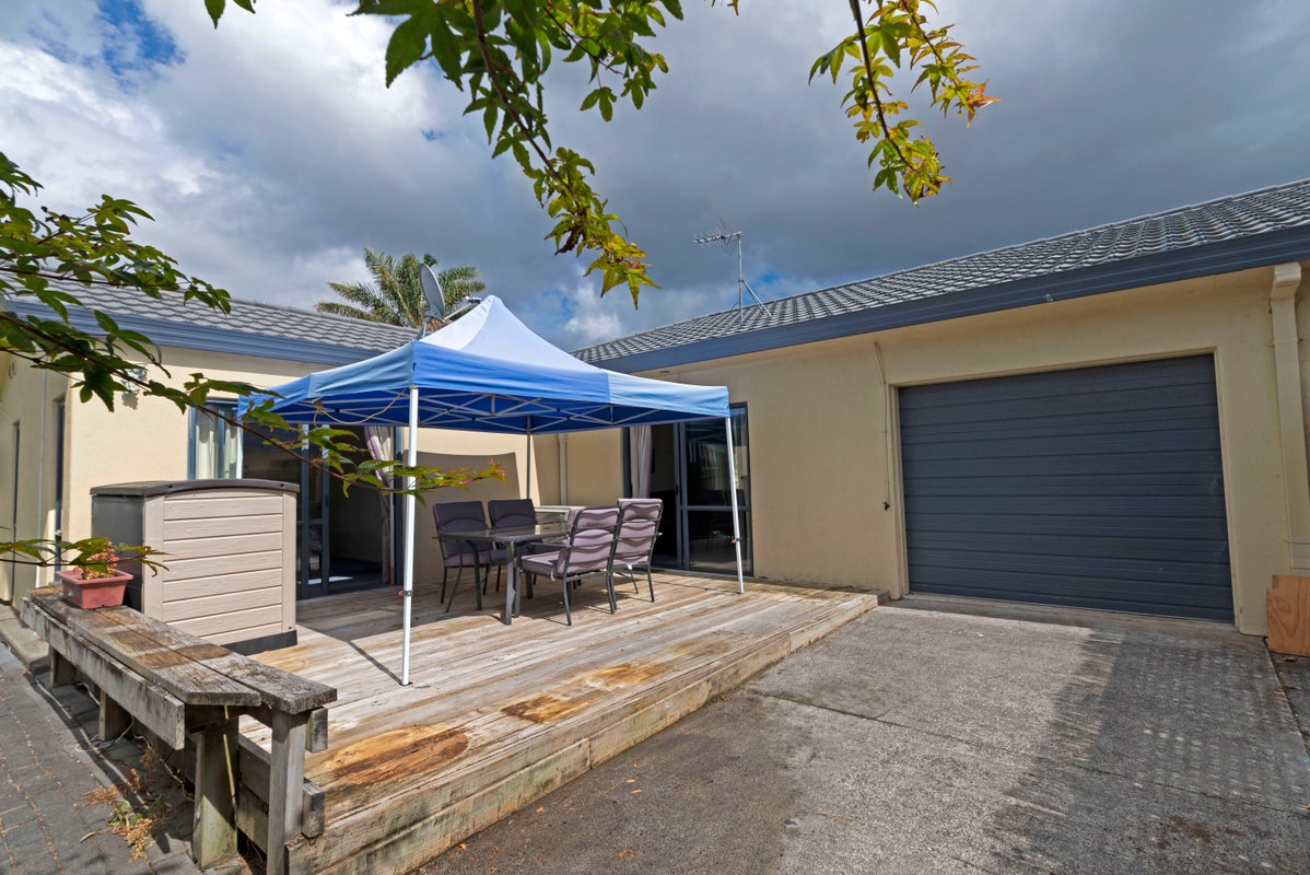 13 Neta Grove, Henderson, Auckland - Carousel 2