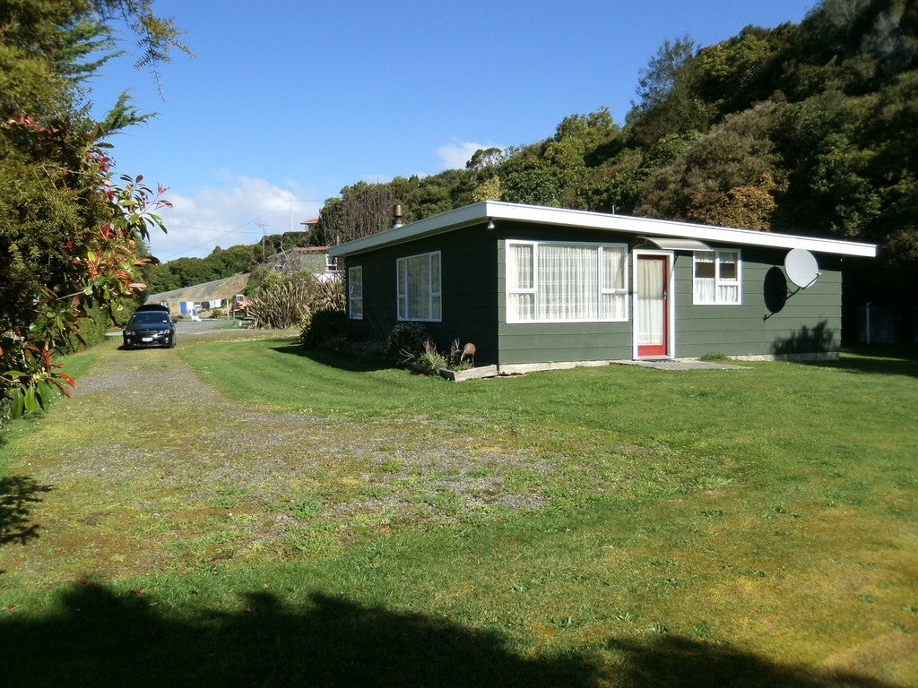 12 Wratten Road, Owaka - Carousel 1