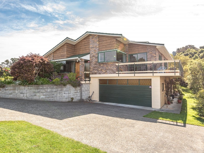 28 Parkdale Drive, Aramoho, Whanganui - Carousel 1