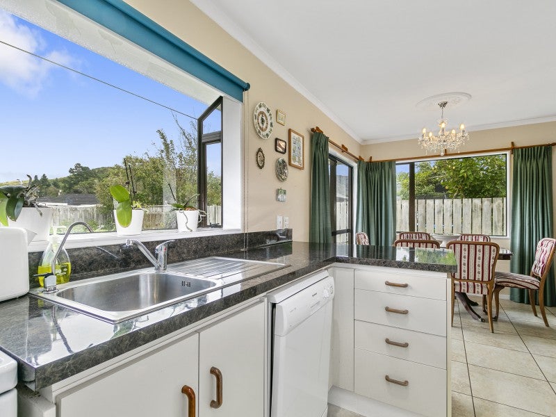 2/16 Best Street, Wainuiomata, Lower Hutt - Carousel 2
