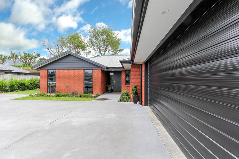 17 Garrett Drive, Whalers Gate, New Plymouth - Carousel 2