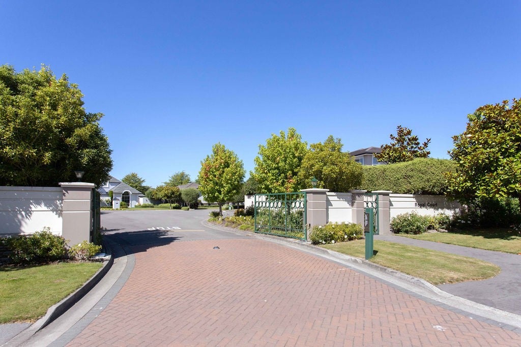 7 Royal Court, Northwood, Christchurch - Carousel 12