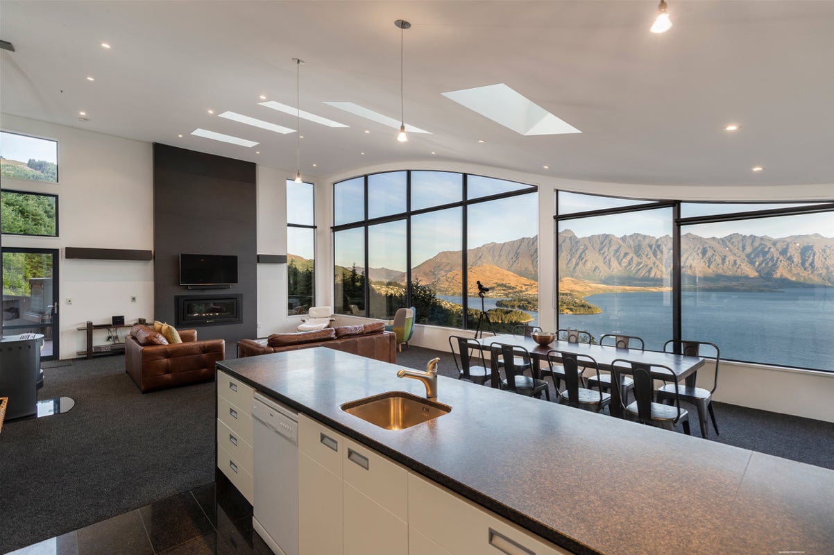 9 Vanda Place, Fernhill, Queenstown - Carousel 2