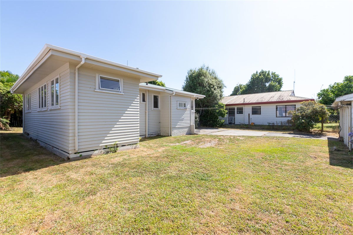 308 Clarkin Road, Fairfield, Hamilton - Carousel 8
