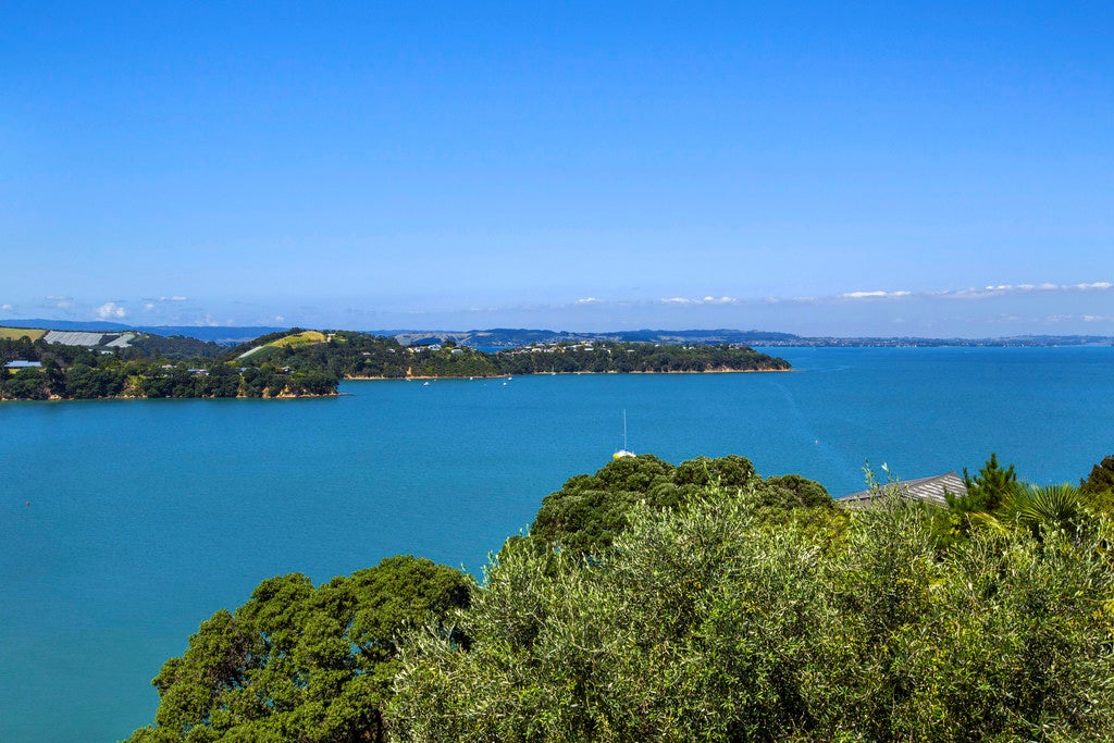 39 Burrell Road, Oneroa, Waiheke Island - Carousel 2