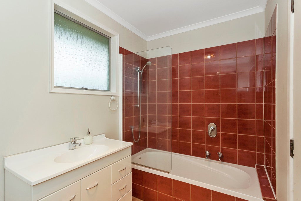1 Pateley Lane, Aranui, Christchurch - Carousel 12