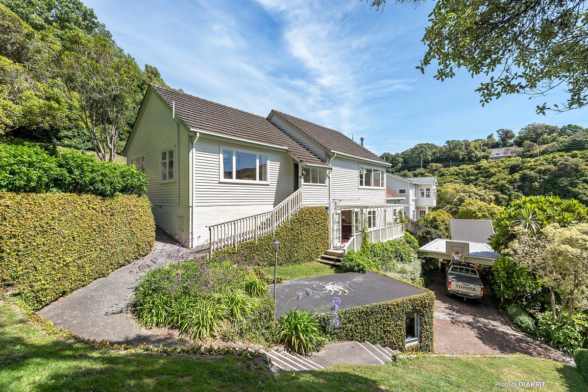 18 Creswick Terrace, Northland, Wellington - Carousel 1