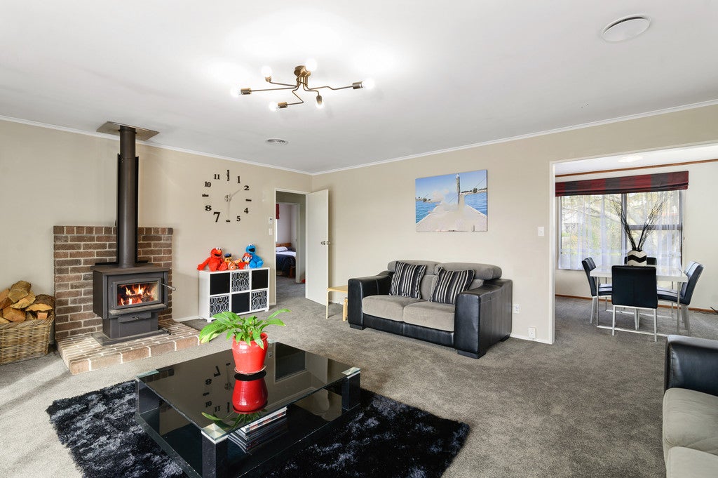 2 Wychwood Crescent, Springfield, Rotorua - Carousel 1