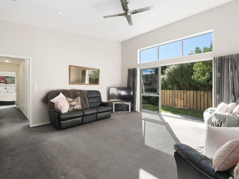 9 Rere Road, Lake Hayes, Queenstown - Carousel 2