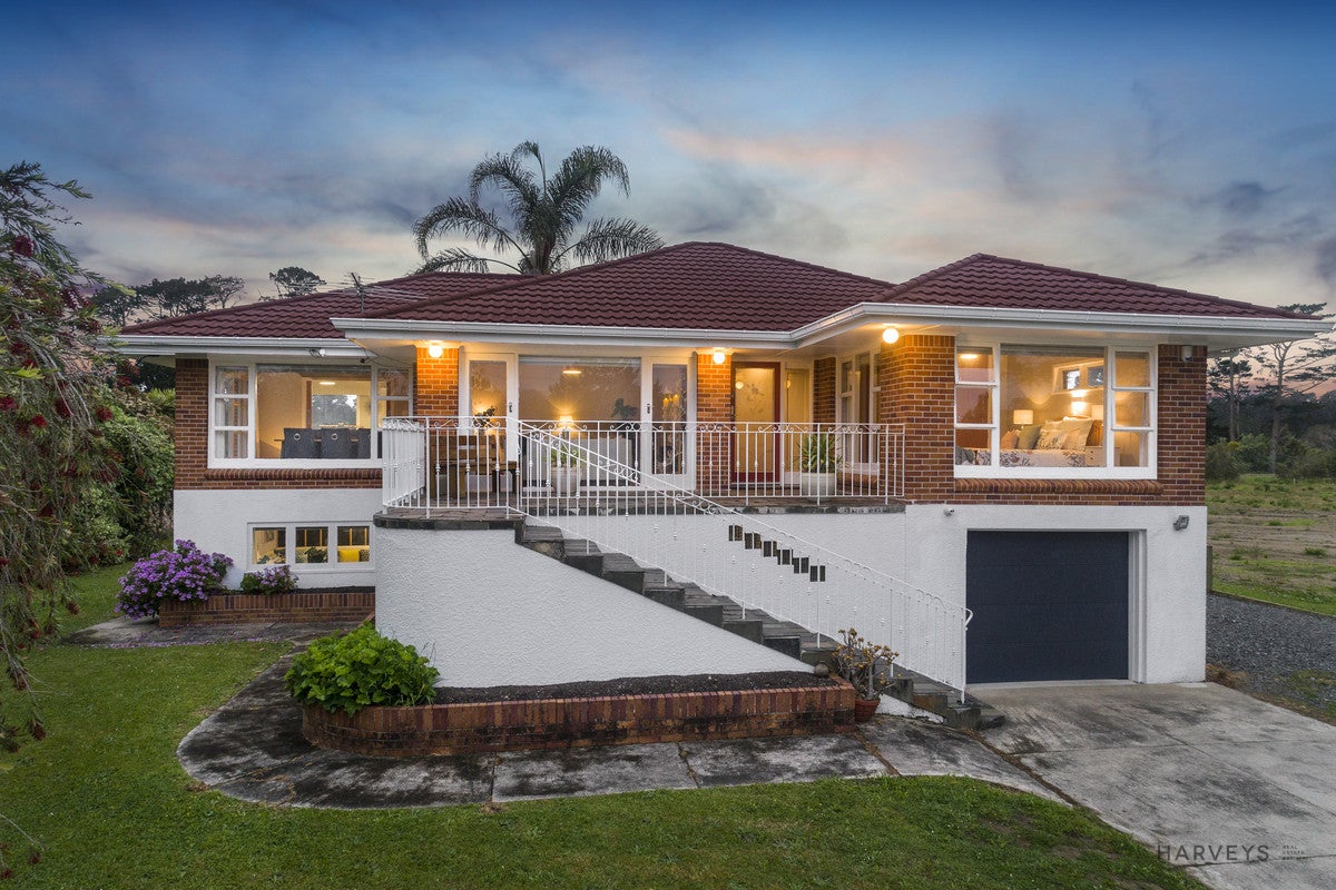 40 Shaw Road, Oratia, Auckland - Carousel 1