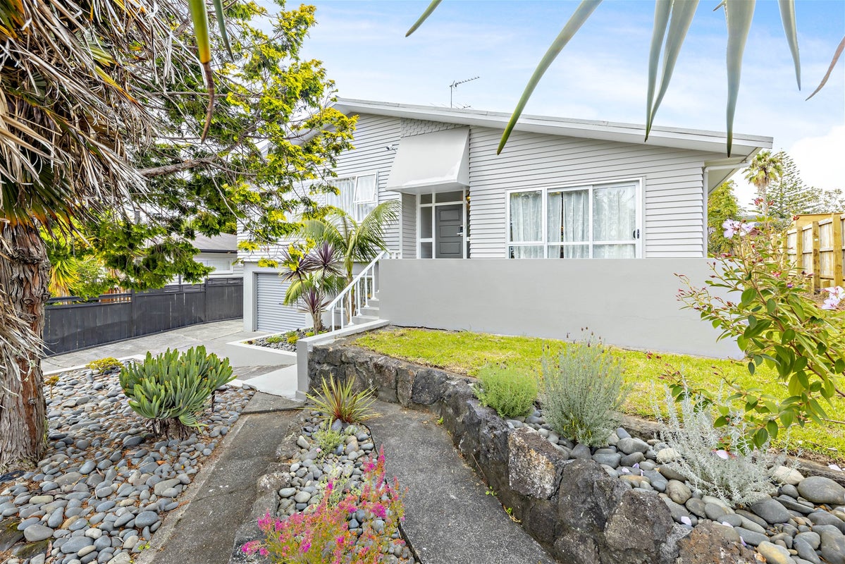 7 Beldon Place, Pakuranga Heights, Auckland - Carousel 2