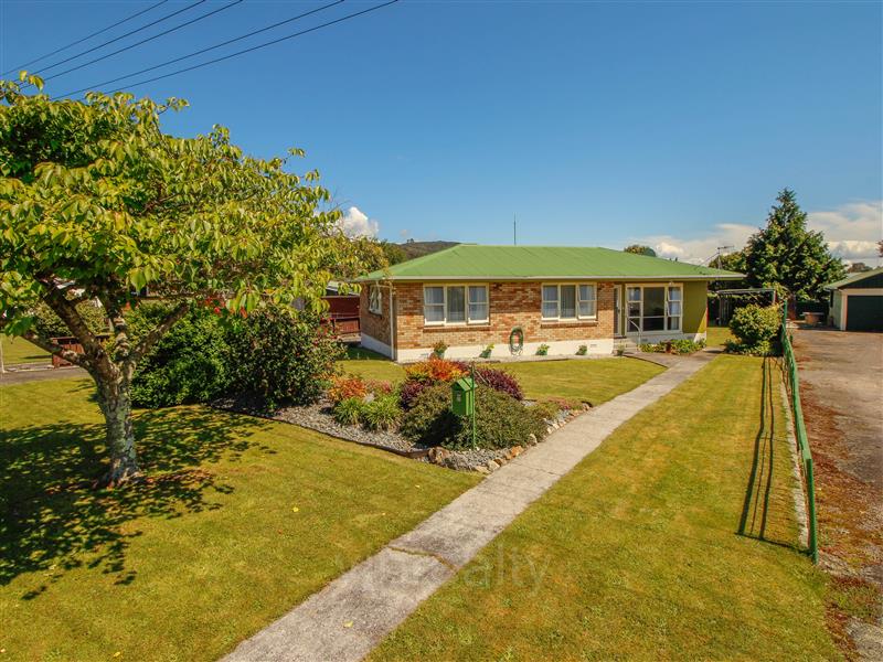 22 Cochrane Street, Fairy Springs, Rotorua - Carousel 1
