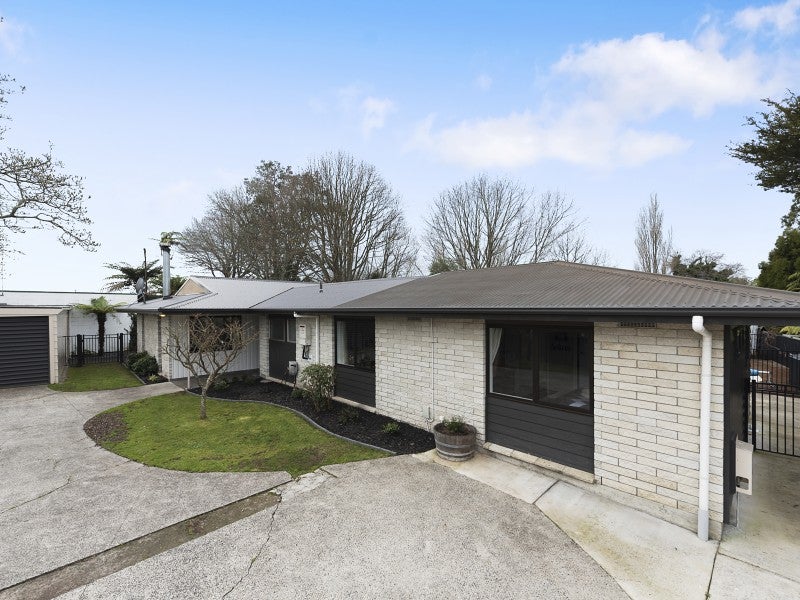 58 Pulham Crescent, Queenwood, Hamilton - Carousel 1