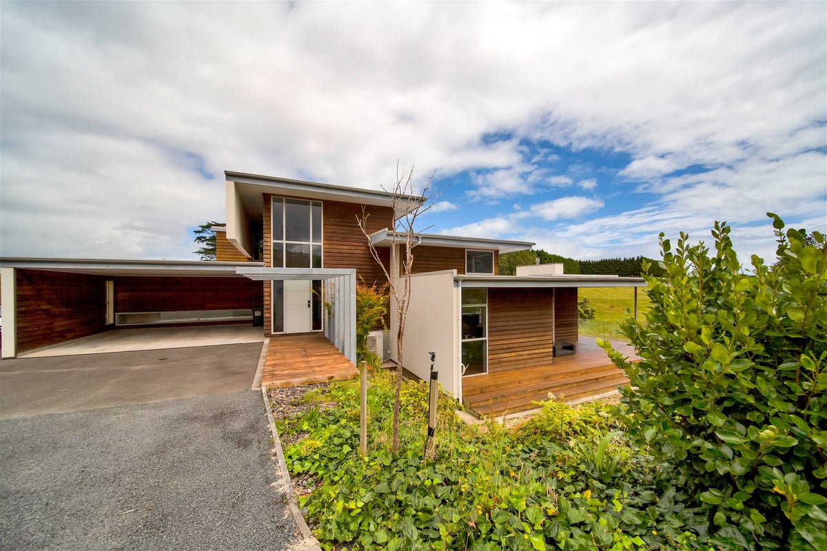 360 Henwood Road, Hillsborough, New Plymouth - Carousel 2