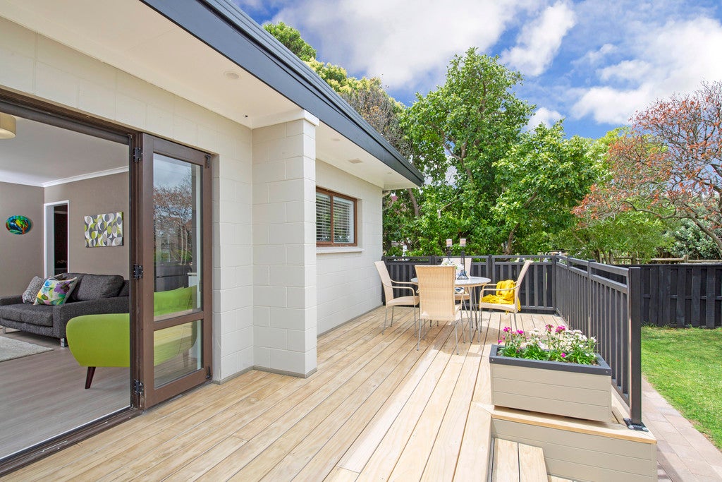 2/9 Hedge Row, Sunnyhills, Auckland - Carousel 1