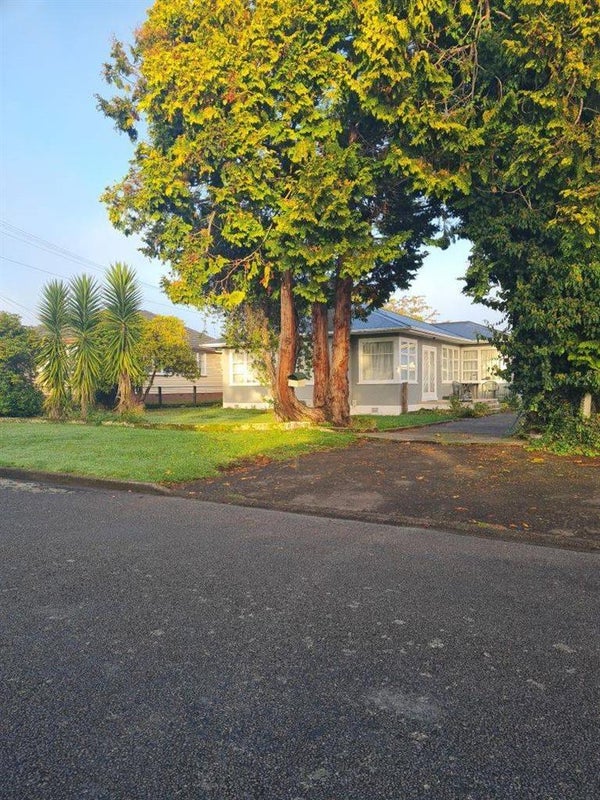 7 Madras Street, Aramoho, Whanganui - Carousel 1