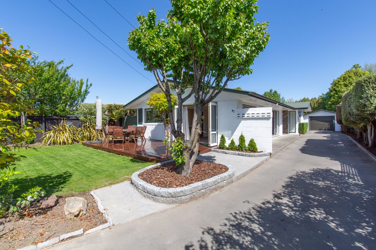 41 Martbern Crescent, Bishopdale, Christchurch - Carousel 1