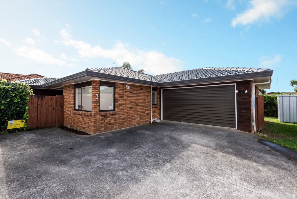 2/11 Golfland Drive, Golflands, Auckland - Carousel 2